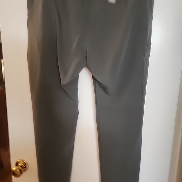 FIGS SCRUB PANTS - Picture 6 of 11